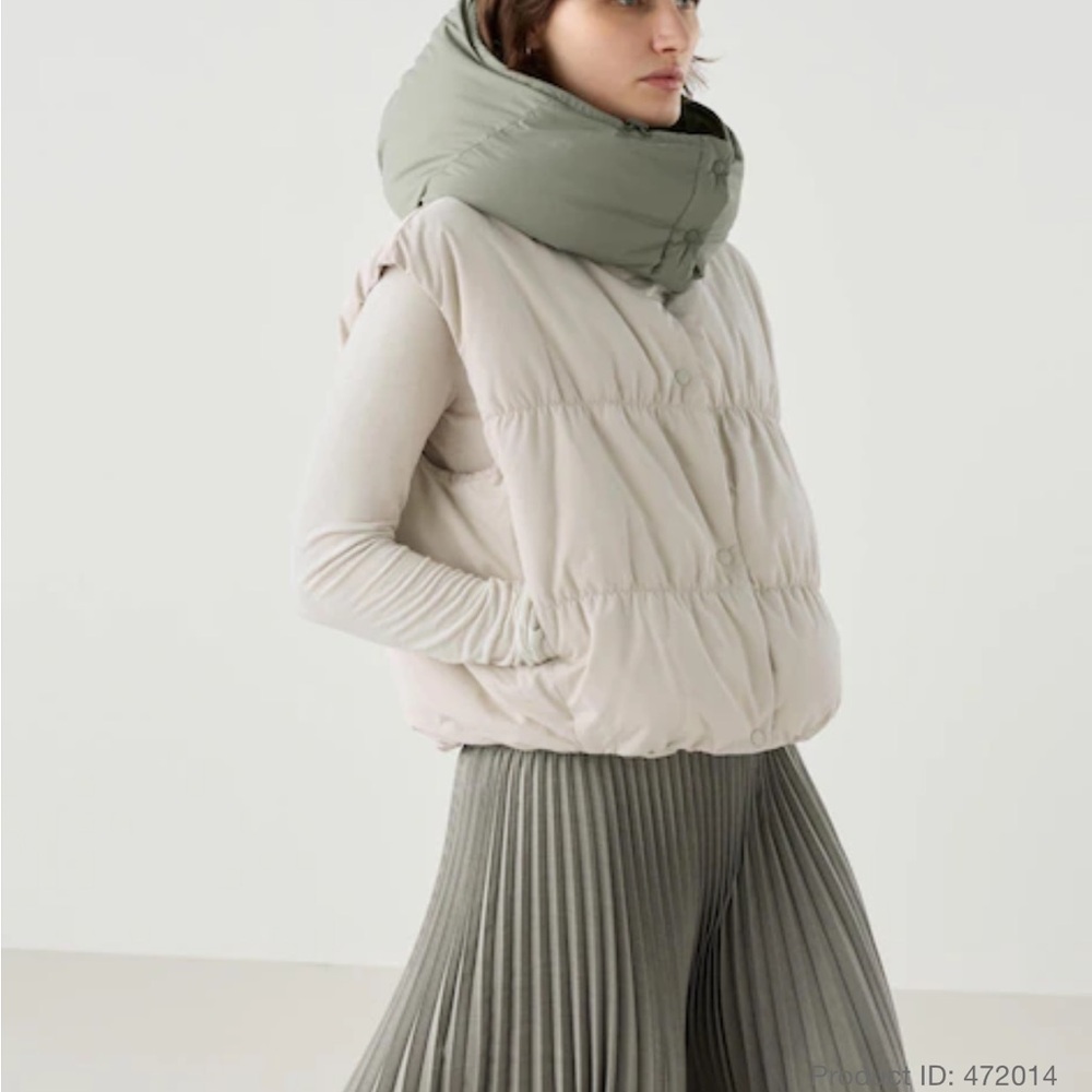 Uniqlo C down cropped vest